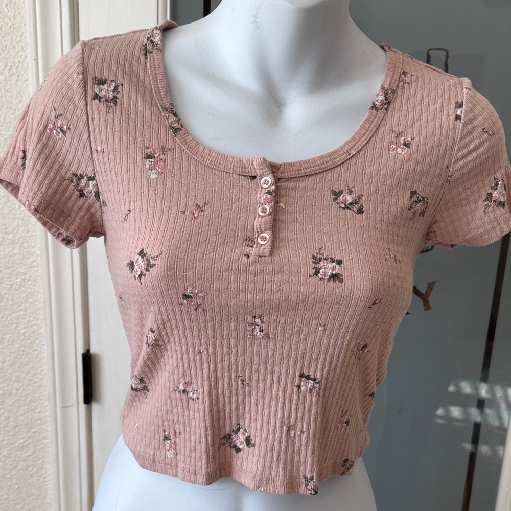 Wild Fable Floral Buttoned Pink Crop Top